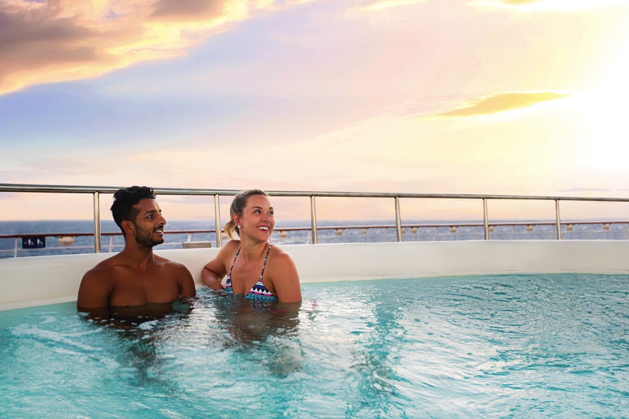 Royal Caribbean International, Navigator of the Seas, Hot tub, NMorley.jpg